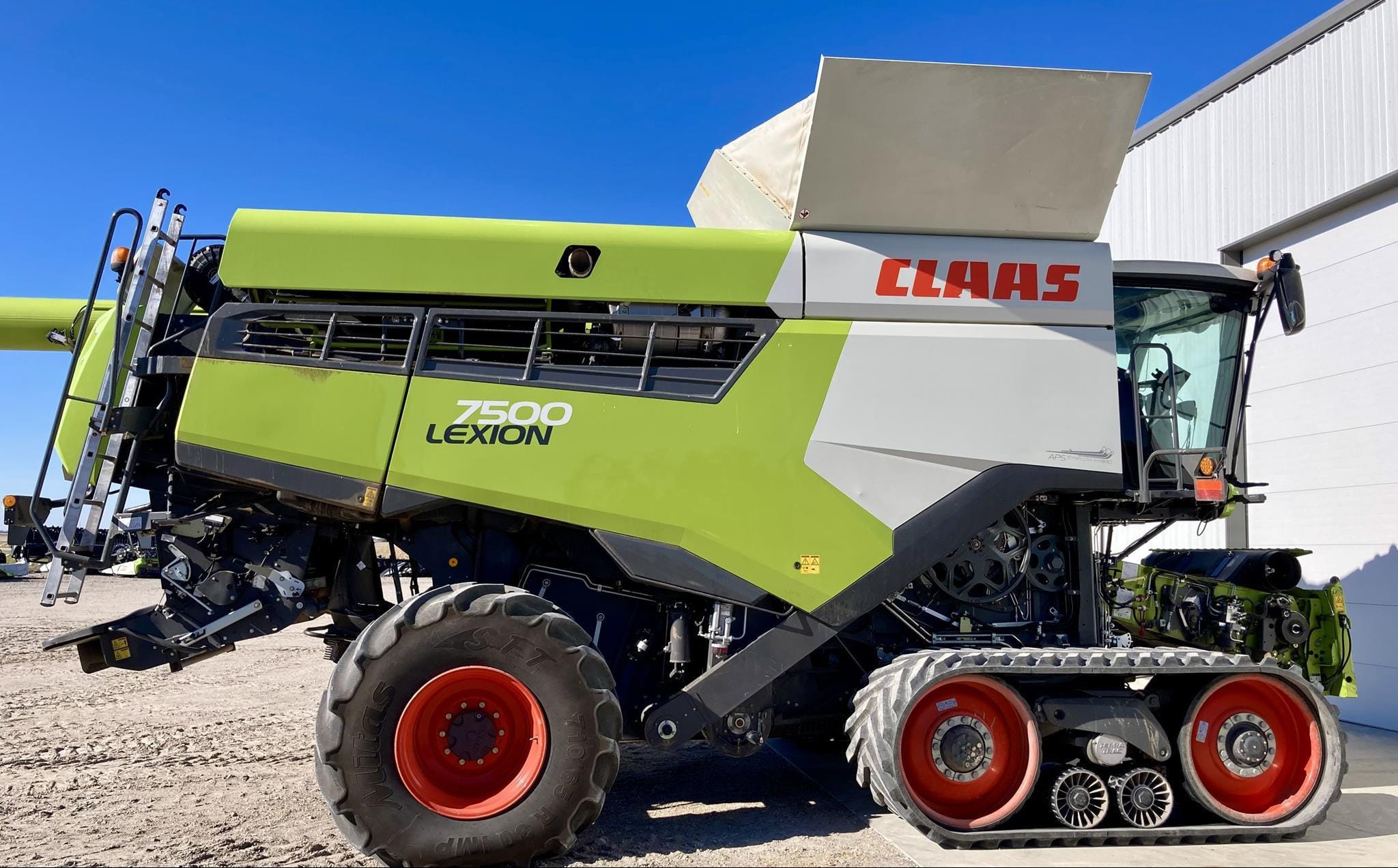 2019 CLAAS Lexion 7500TT Equipment Image0