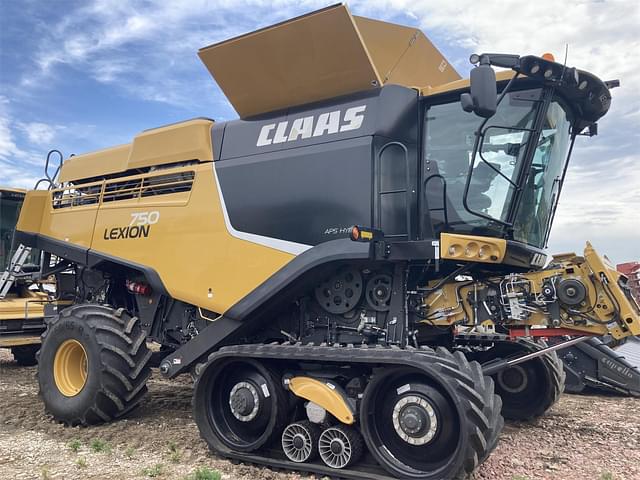 Image of CLAAS LEXION 750TT equipment image 1