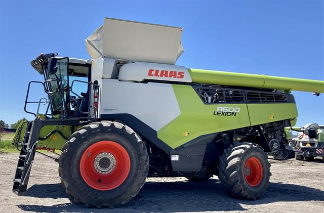 Image of CLAAS Lexion 8600 equipment image 2