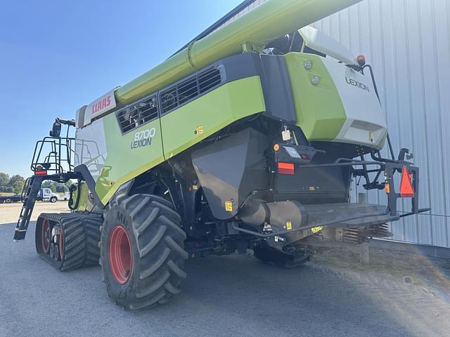 Image of CLAAS Lexion 8700TT equipment image 2