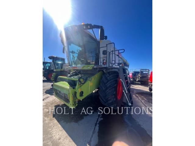 Image of CLAAS Lexion 8600 equipment image 1