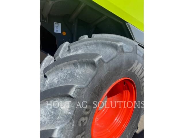 Image of CLAAS Lexion 8600 equipment image 4