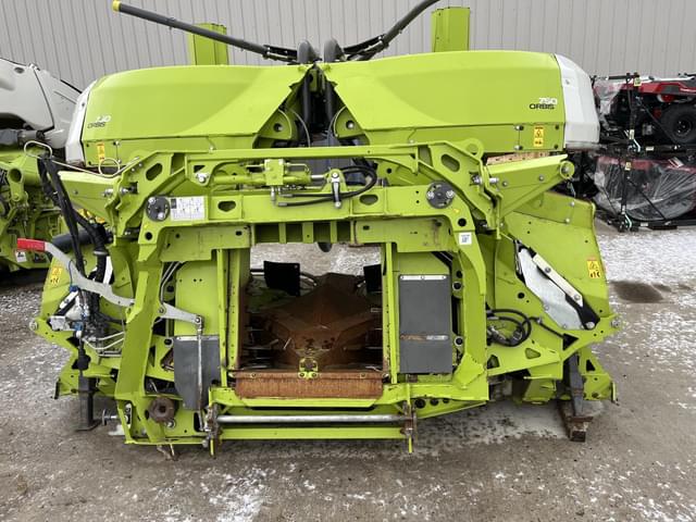 Image of CLAAS Orbis 750 equipment image 2