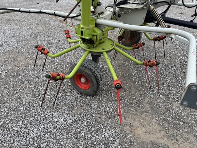 Image of CLAAS Volto 800TH equipment image 2