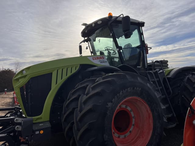Image of CLAAS Xerion 4500 Trac equipment image 3