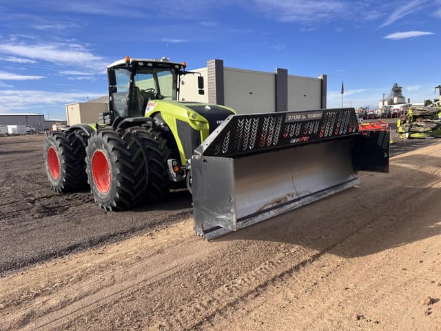 Image of CLAAS Xerion 4500 Trac equipment image 2
