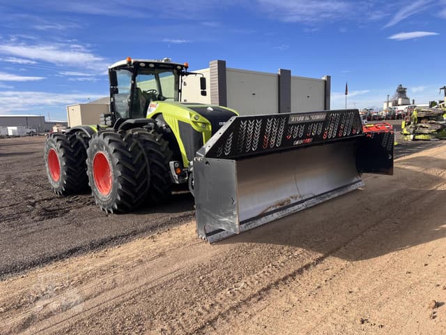 Image of CLAAS Xerion 4500 Trac equipment image 2
