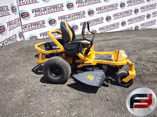 Image of Cub Cadet Ultima ZT1 equipment image 3