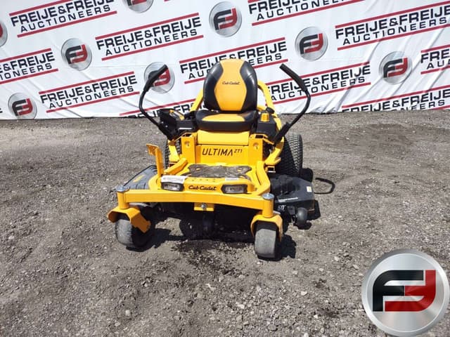 Image of Cub Cadet Ultima ZT1 equipment image 1