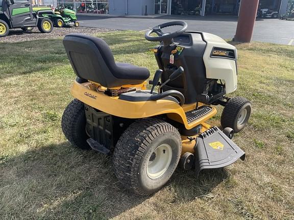 Image of Cub Cadet LTX1040 equipment image 4