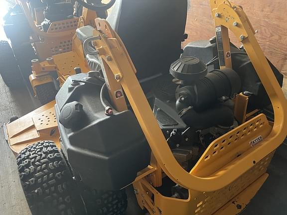 Image of Cub Cadet Pro Z 972SD equipment image 2