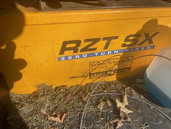 Image of Cub Cadet RZT SX equipment image 3