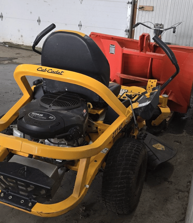 Image of Cub Cadet Ultima ZT1 equipment image 3