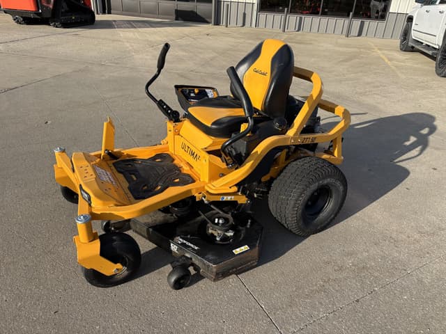 Image of Cub Cadet Ultima ZT1 equipment image 1