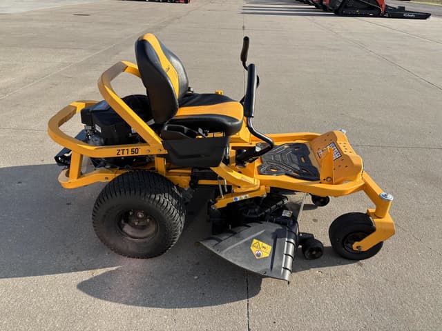 Image of Cub Cadet Ultima ZT1 equipment image 4