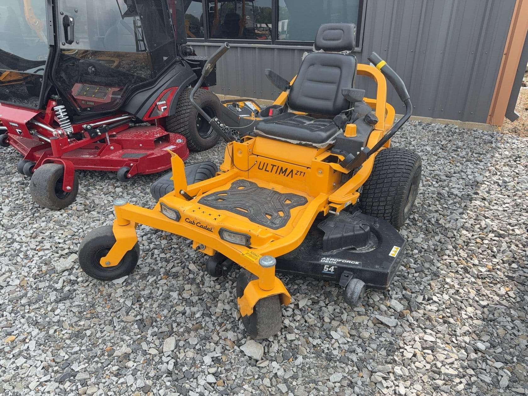 2019 Cub Cadet Ultima ZT1 Equipment Image0