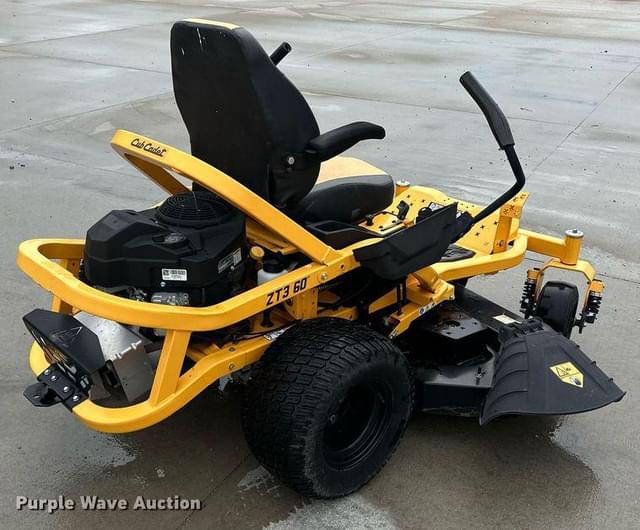 Image of Cub Cadet Ultima ZT3 equipment image 4