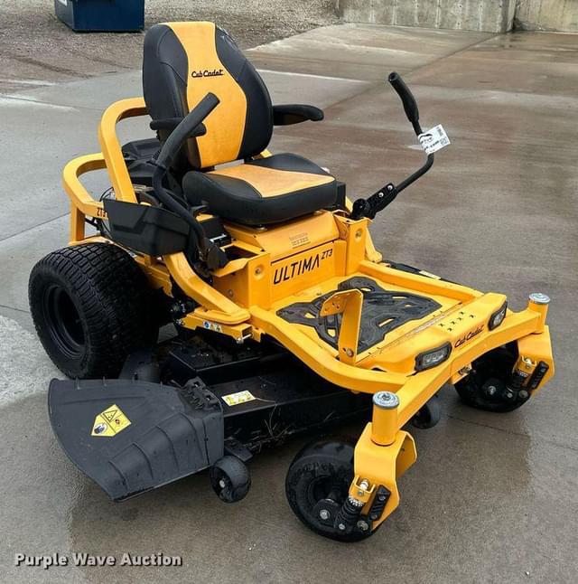 Image of Cub Cadet Ultima ZT3 equipment image 2