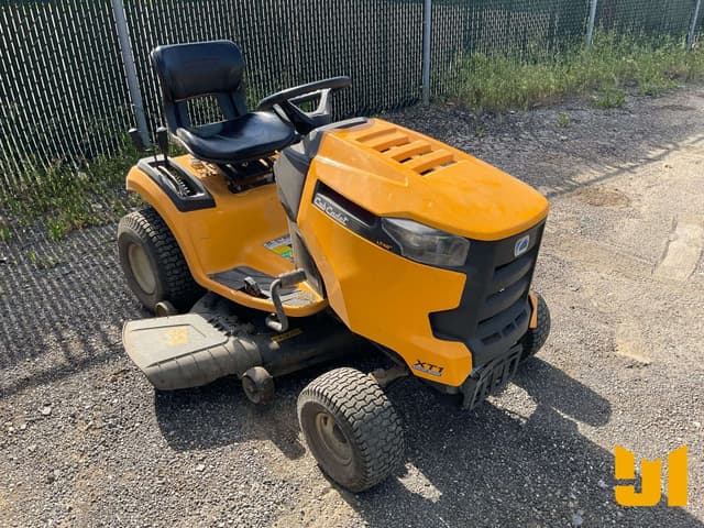 Image of Cub Cadet XT1 equipment image 2