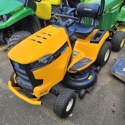 2019 Cub Cadet XT2 LX42 Equipment Image0
