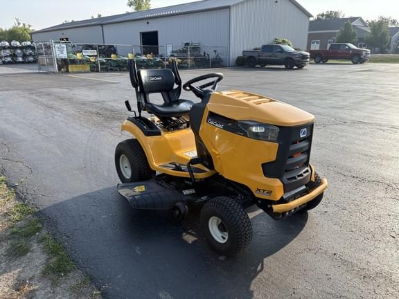 Image of Cub Cadet XT2 equipment image 3