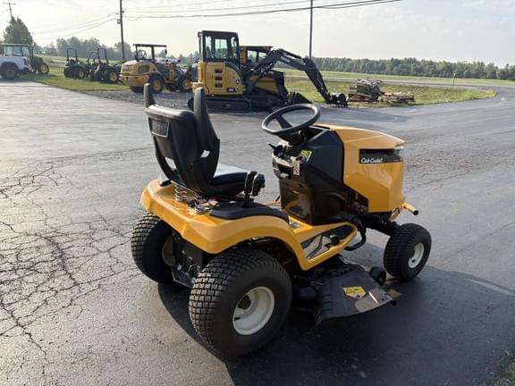 Image of Cub Cadet XT2 equipment image 2
