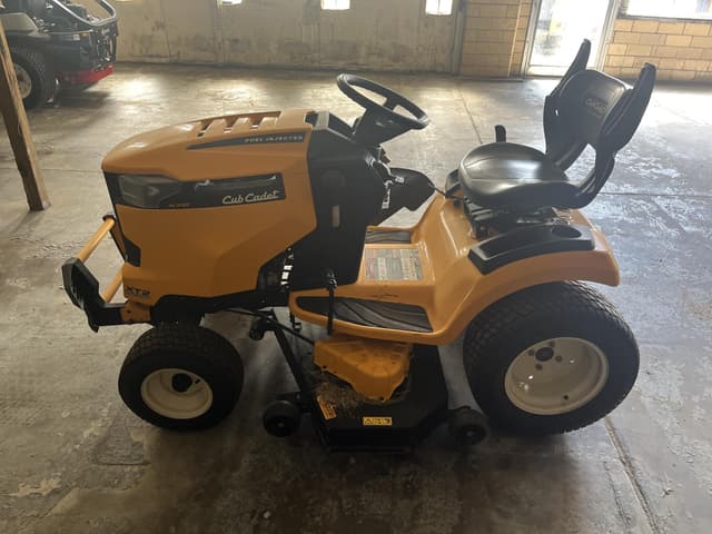 Image of Cub Cadet XT2 SLX50 equipment image 4