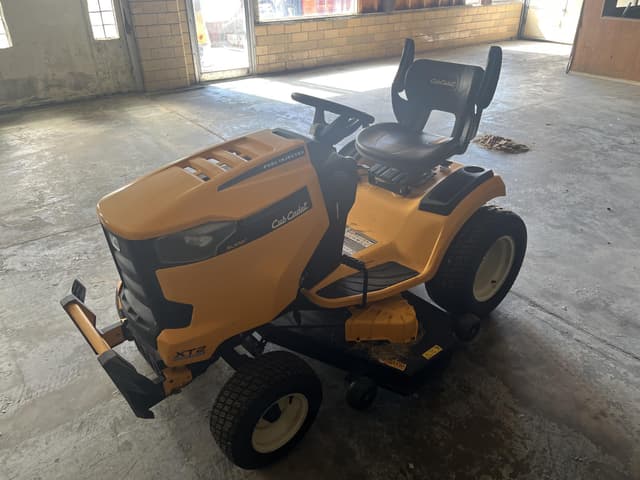 Image of Cub Cadet XT2 SLX50 equipment image 3