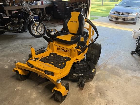 Image of Cub Cadet Ultima ZT1 equipment image 1