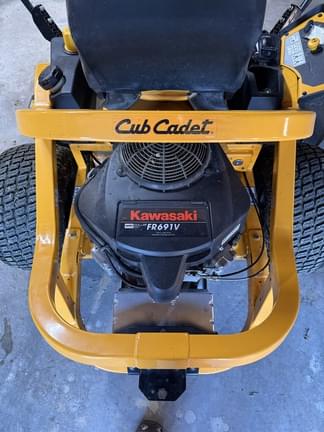 Image of Cub Cadet Ultima ZT1 equipment image 2