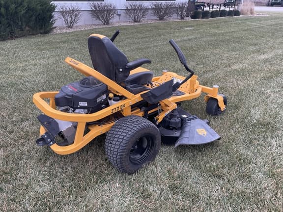 Image of Cub Cadet Ultima ZT2 equipment image 4