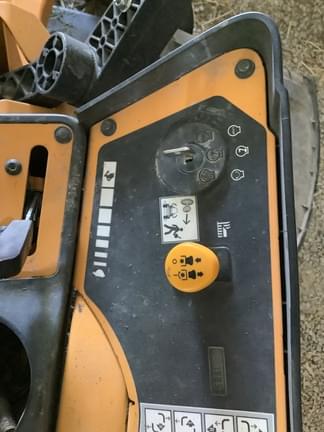Image of Cub Cadet Ultima ZT2 equipment image 4