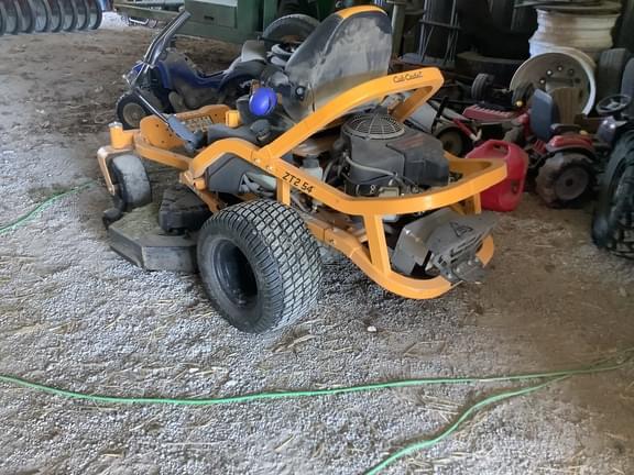 Image of Cub Cadet Ultima ZT2 equipment image 1