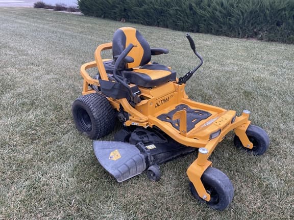 Image of Cub Cadet Ultima ZT2 equipment image 2