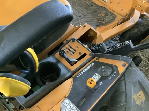 Image of Cub Cadet Ultima ZT2 equipment image 3