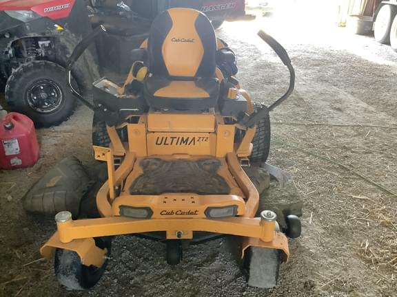 Image of Cub Cadet Ultima ZT2 equipment image 2