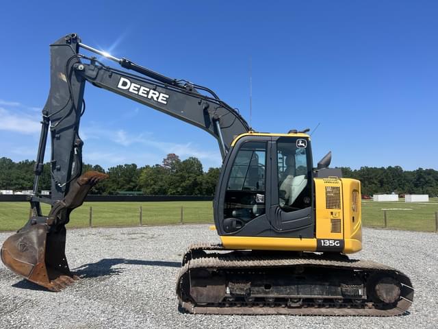 Image of John Deere 135G equipment image 1