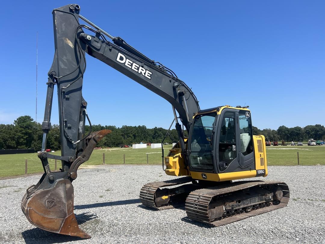Image of John Deere 135G Primary image