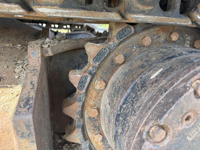 Image of John Deere 135G equipment image 4