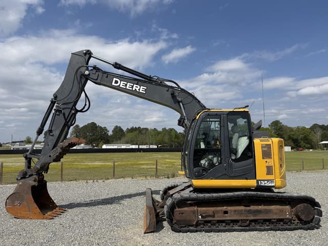 Image of John Deere 135G equipment image 1