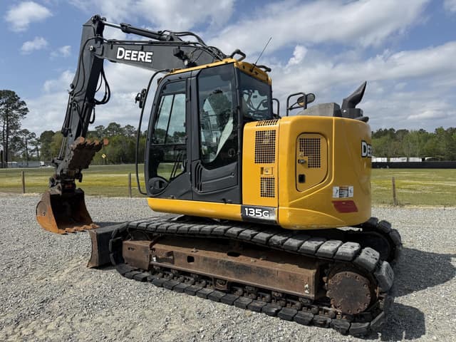 Image of John Deere 135G equipment image 2