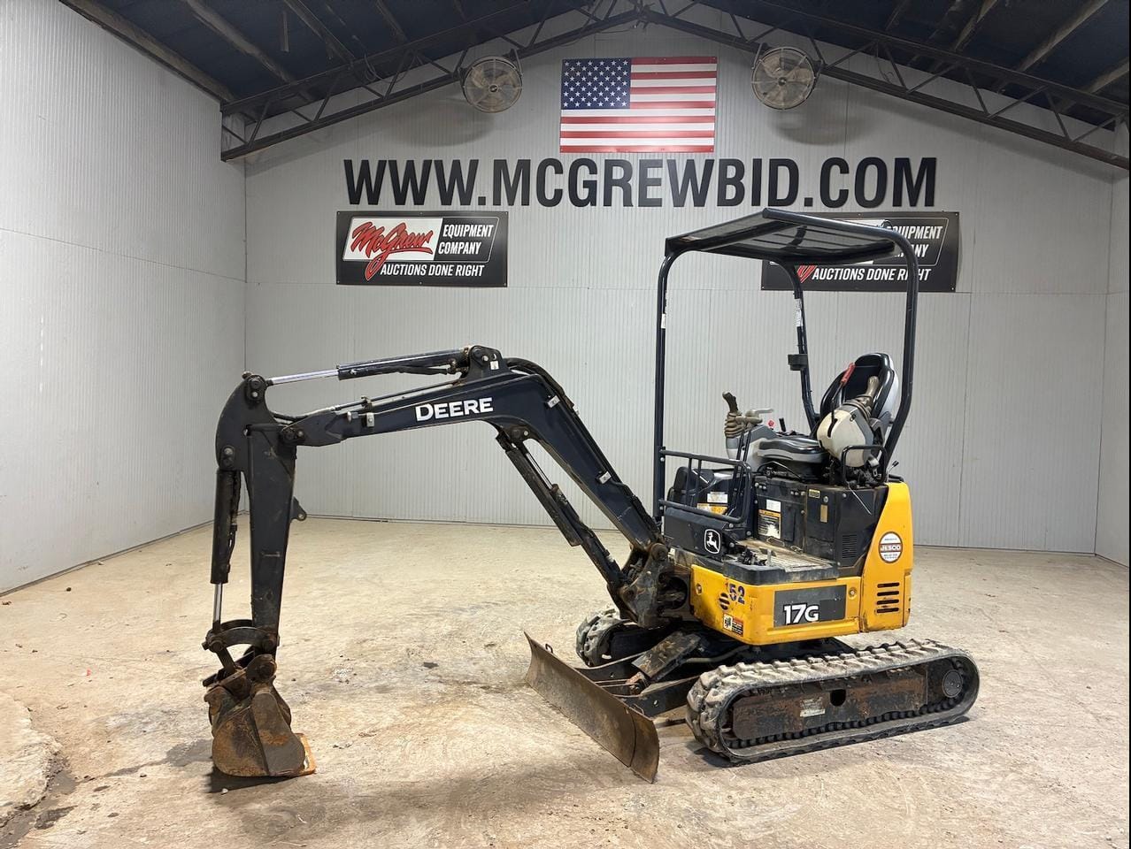 2019 John Deere 17G Equipment Image0