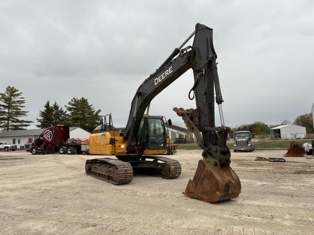 Image of John Deere 210G LC equipment image 3