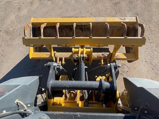 Image of John Deere 210L EP equipment image 3
