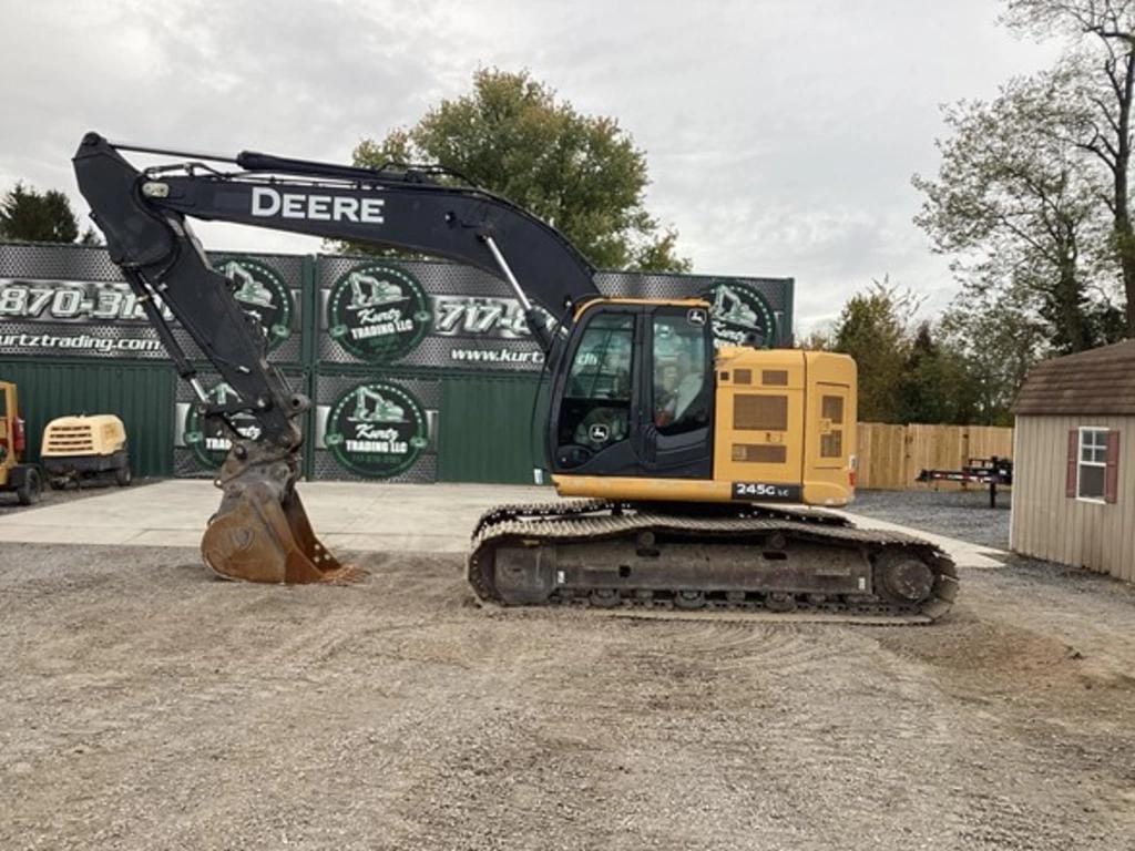 2019 John Deere 245G LC Equipment Image0