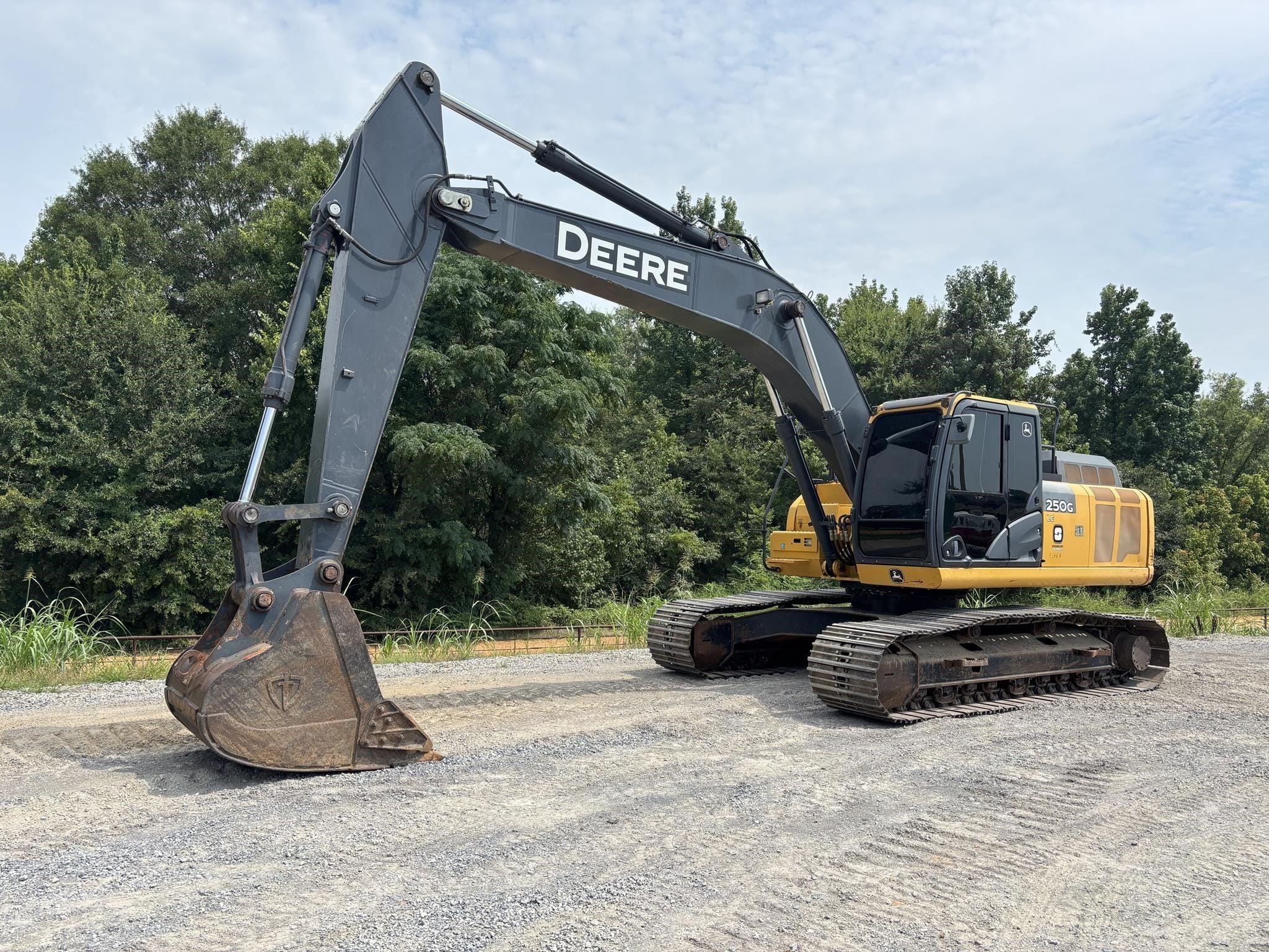 2019 John Deere 250G LC Equipment Image0