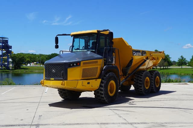 Image of John Deere 260E equipment image 1