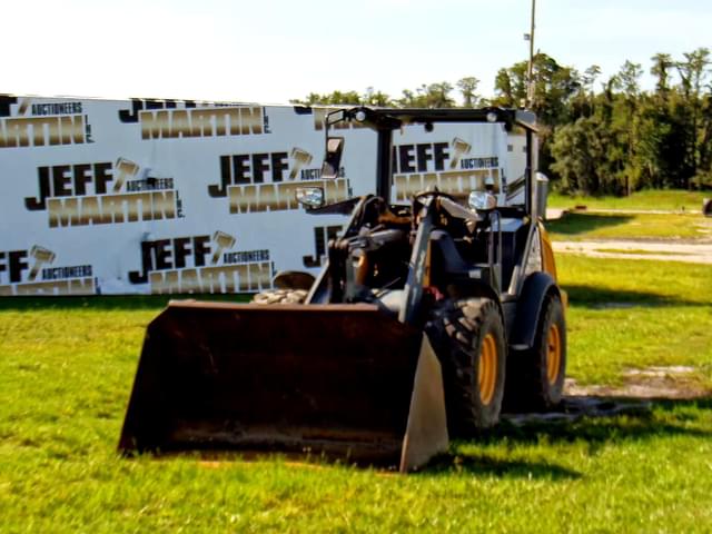 Image of John Deere 304L equipment image 1