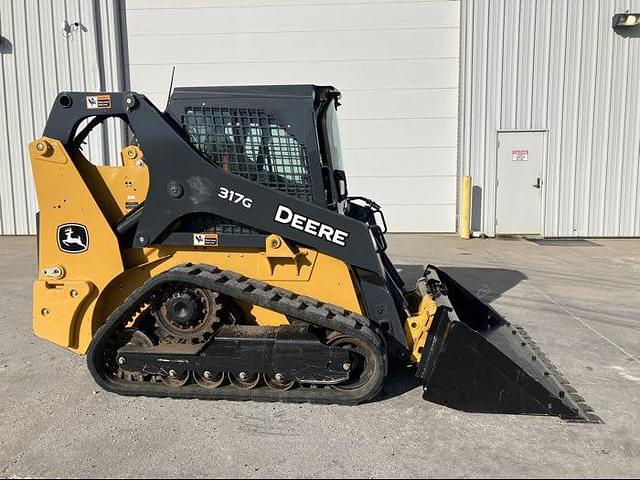 Image of John Deere 317G equipment image 2