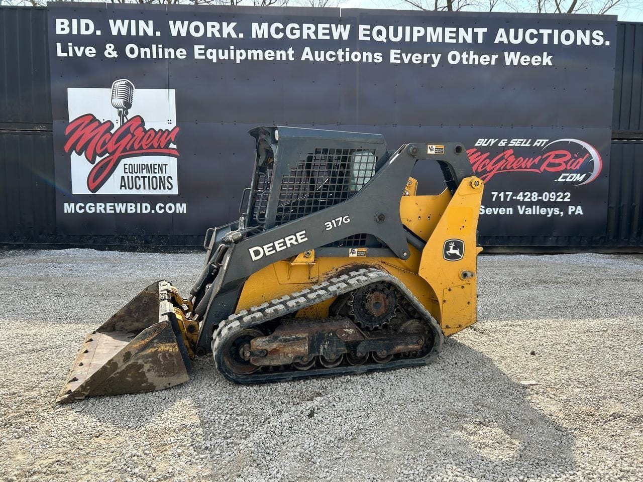 2019 John Deere 317G Equipment Image0